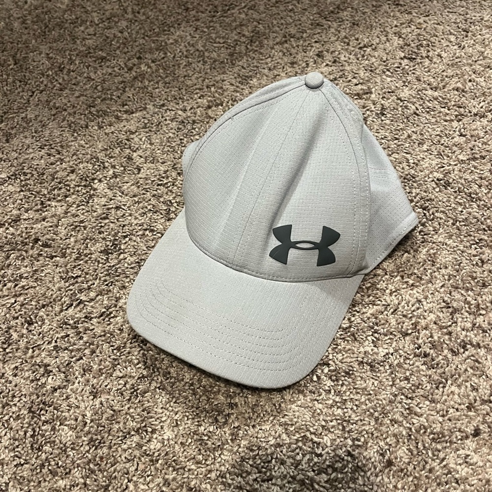 Under Armour Light Gray Classic Fit Hat